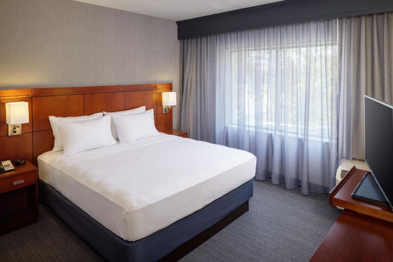 Courtyard By Marriott Charleston Downtown/Civic Center Hotel Exterior foto
