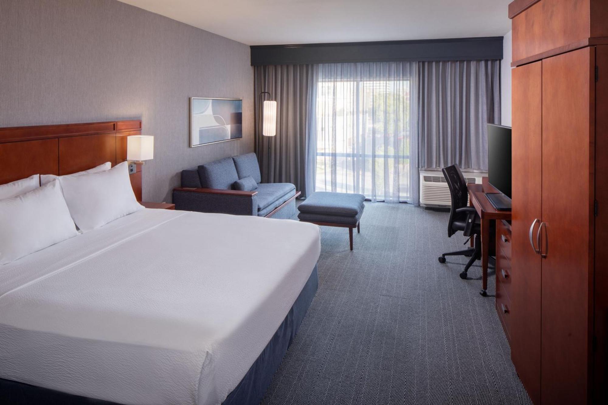 Courtyard By Marriott Charleston Downtown/Civic Center Hotel Exterior foto
