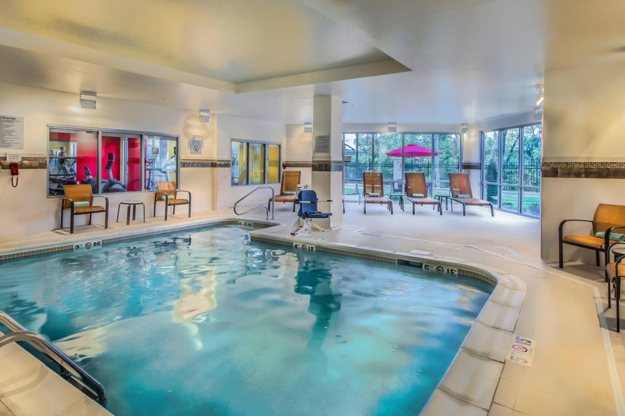 Courtyard By Marriott Charleston Downtown/Civic Center Hotel Exterior foto